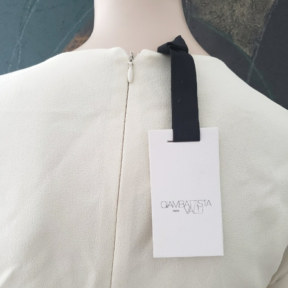 Giambattista Valli | Crepe Top with Fluted Cuffs - Picture 12 of 16